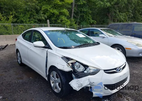 2013 Hyundai Elantra Gls z USA, uszkodzony, nr VIN 5NPDH4AE6DH398335